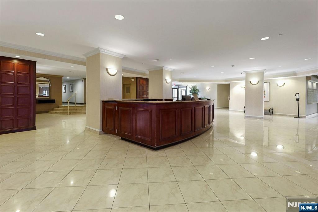 2200 N Central 15G - Photo 2