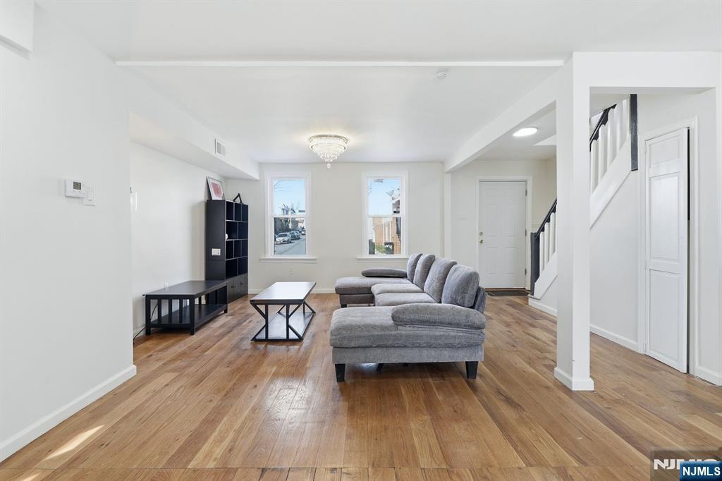 64 Willoughby Street
