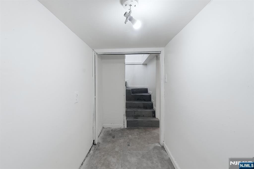 64 Willoughby Street