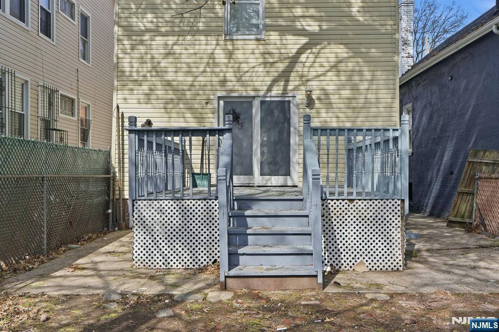 64 Willoughby Street