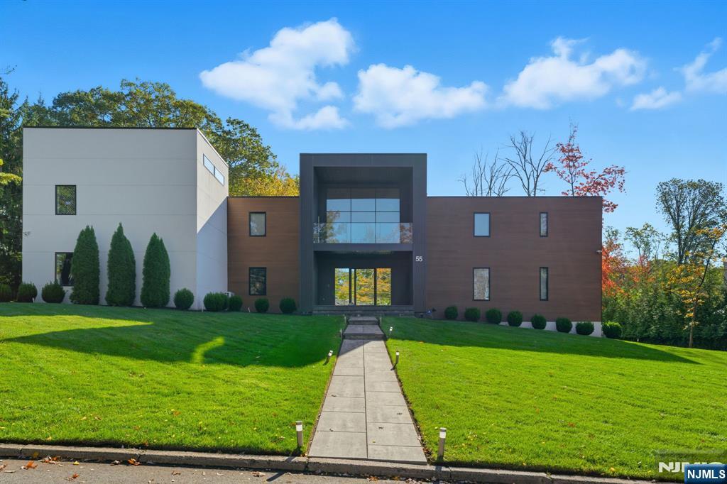 37 Roberts Road, Englewood Cliffs, NJ, 07632