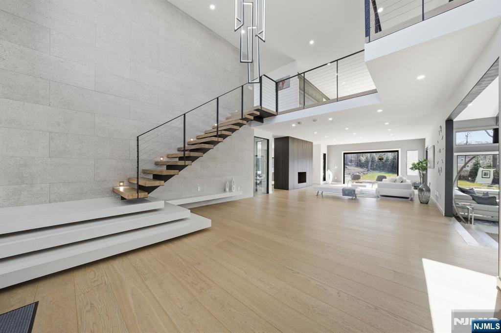 55 Oxford Drive, Tenafly, NJ, 07670