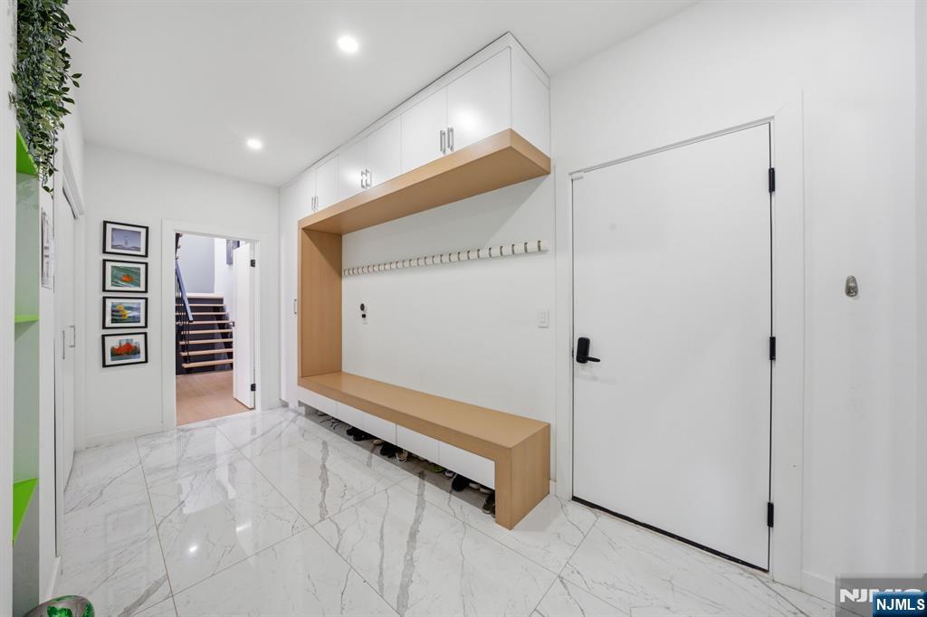 55 Oxford Drive, Tenafly, NJ, 07670