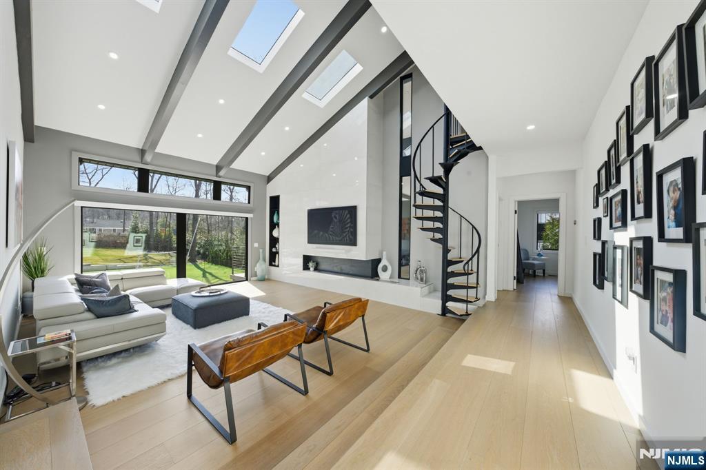 55 Oxford Drive, Tenafly, NJ, 07670