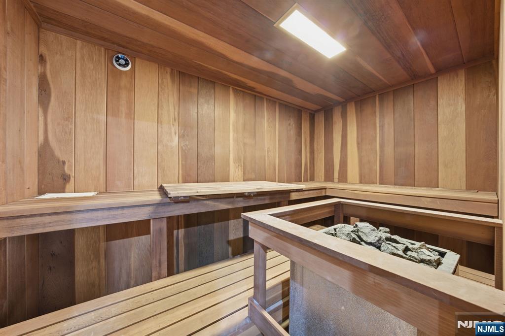 55 Oxford Drive, Tenafly, NJ, 07670