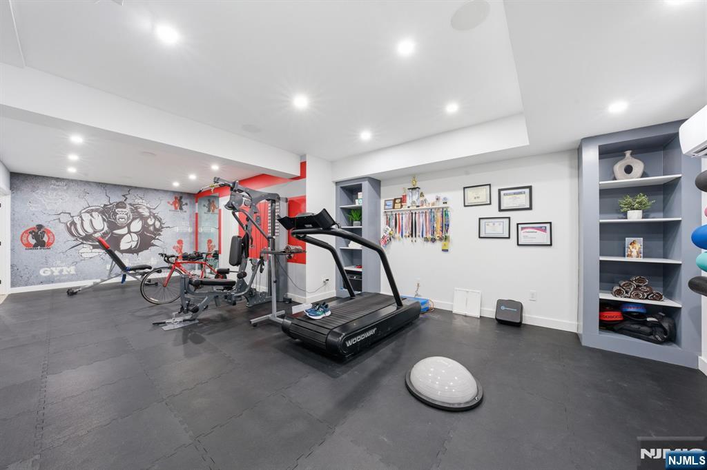 55 Oxford Drive, Tenafly, NJ, 07670