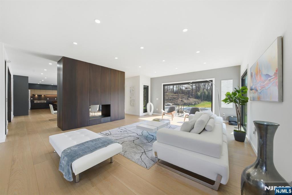 55 Oxford Drive, Tenafly, NJ, 07670