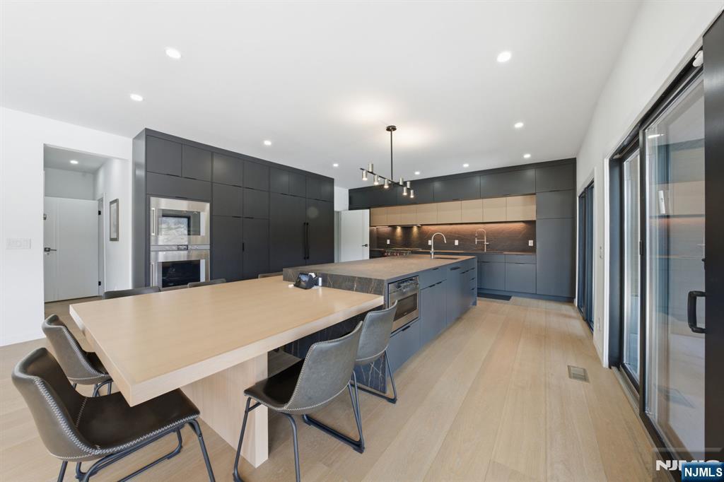 55 Oxford Drive, Tenafly, NJ, 07670