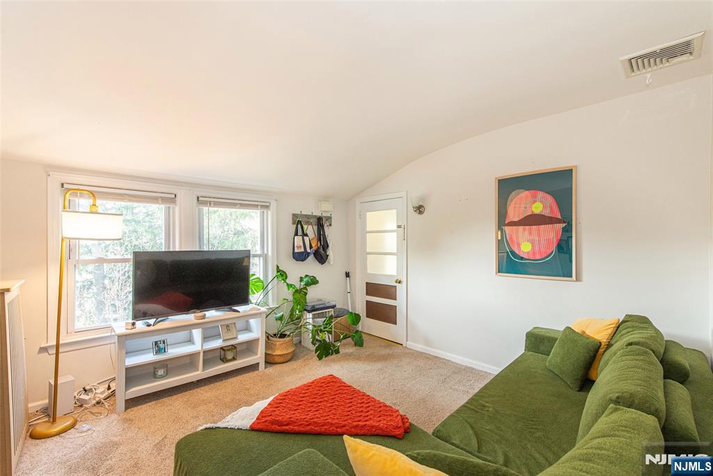 530 Up Mountain Avenue