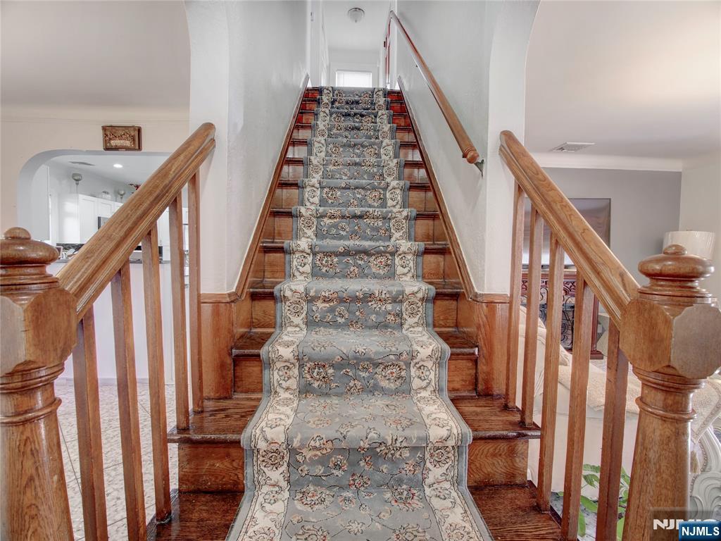 569 Monroe Place