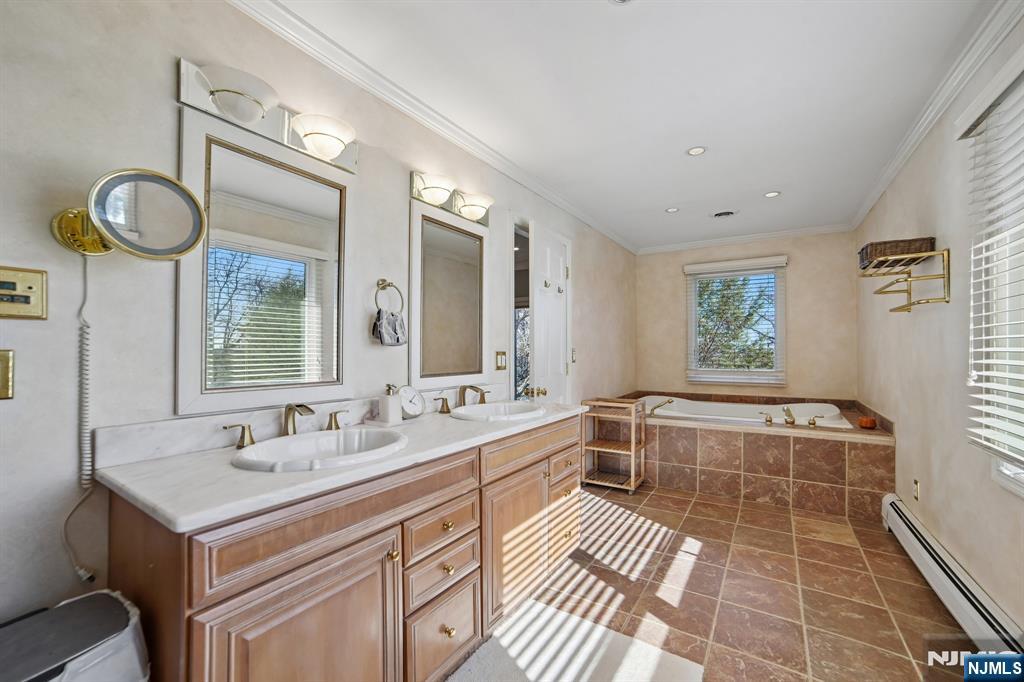 7 Royal Park Terrace, Hillsdale, NJ, 07642