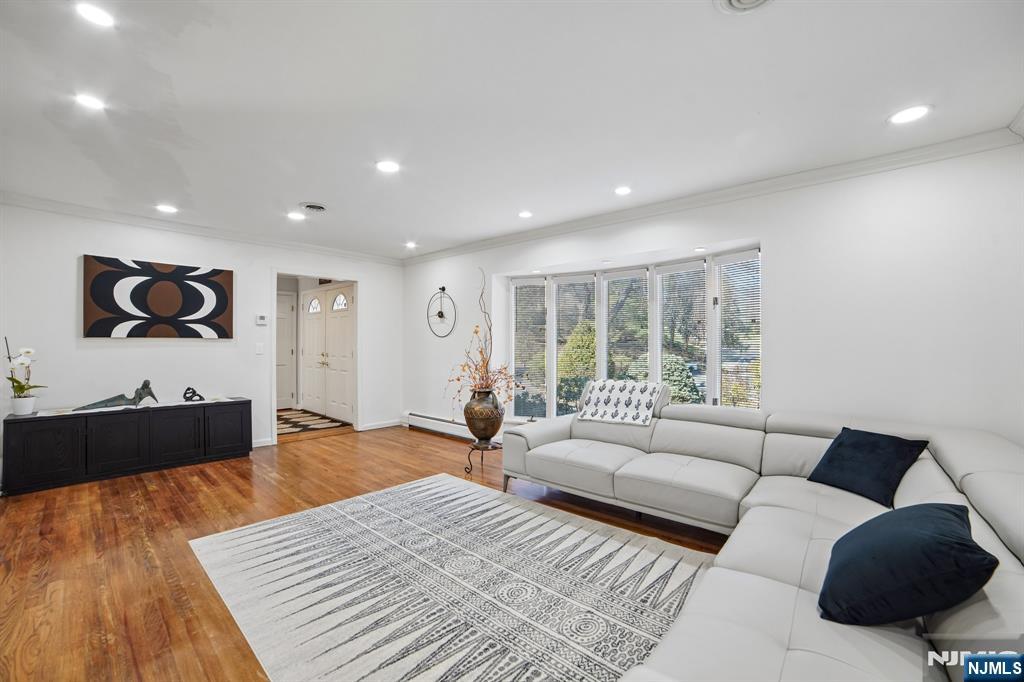 7 Royal Park Terrace, Hillsdale, NJ, 07642