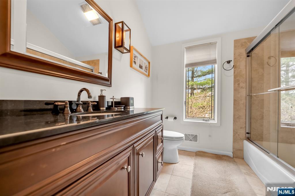 37 Berkshire Road, Woodcliff Lake, NJ, 07677