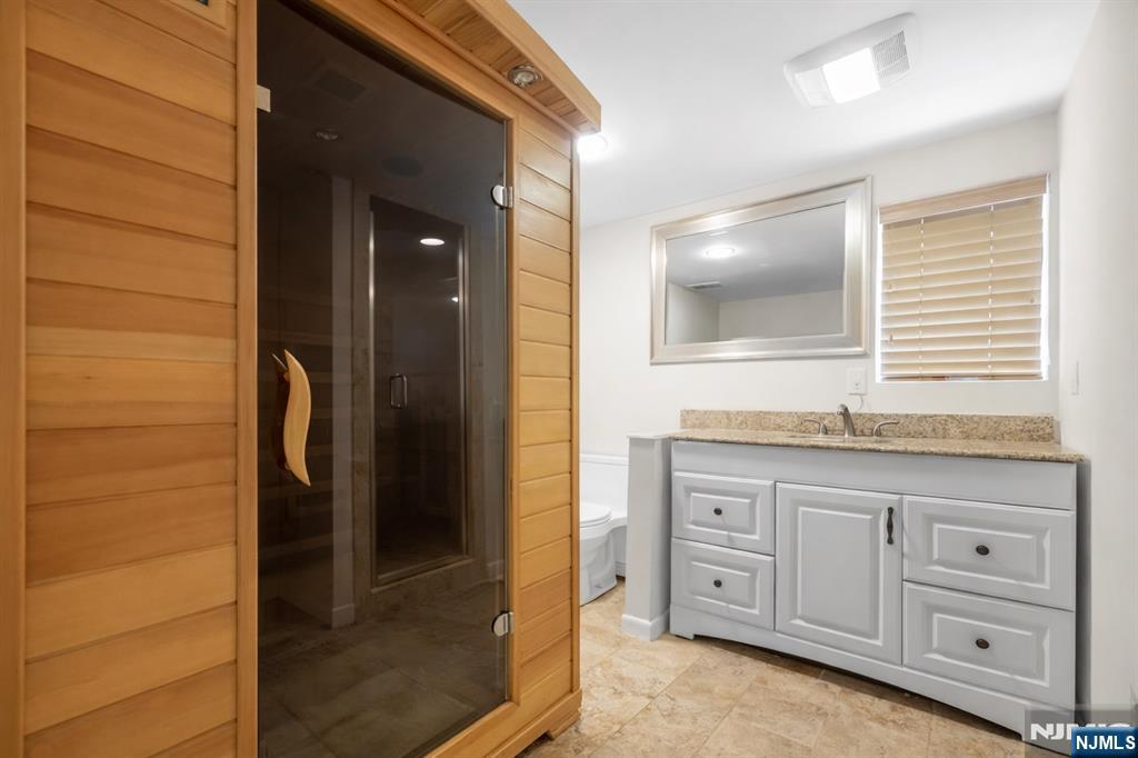 37 Berkshire Road, Woodcliff Lake, NJ, 07677