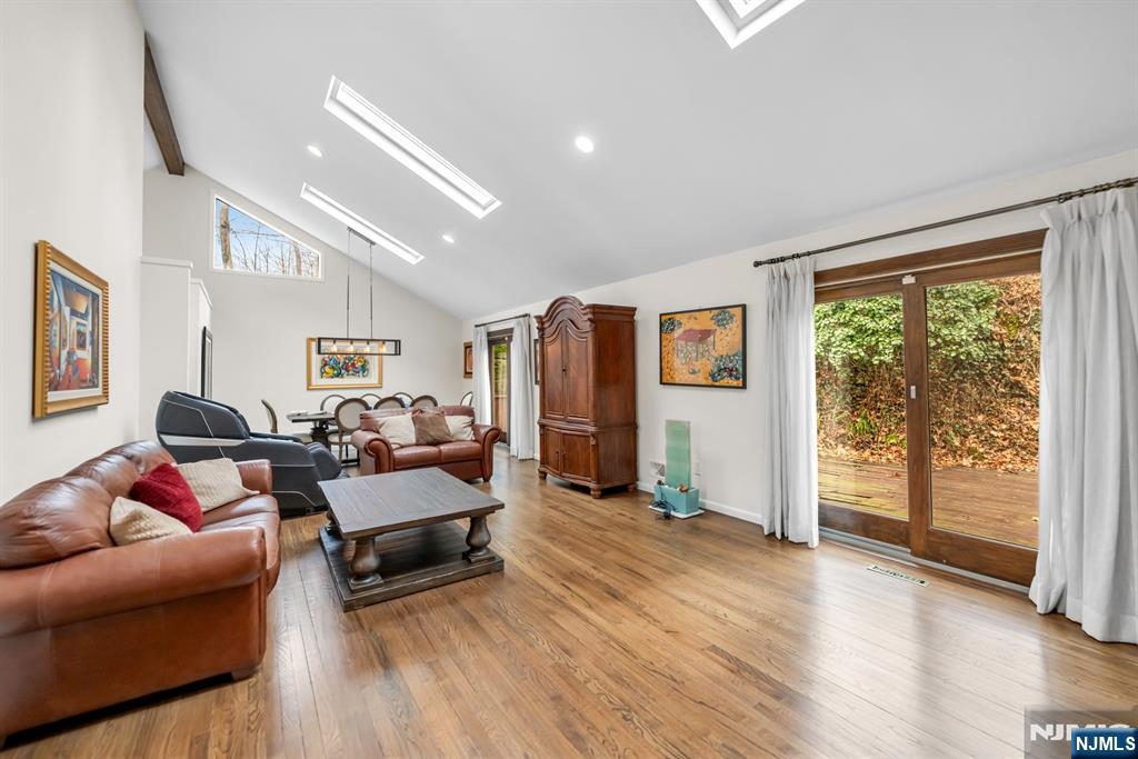 37 Berkshire Road, Woodcliff Lake, NJ, 07677