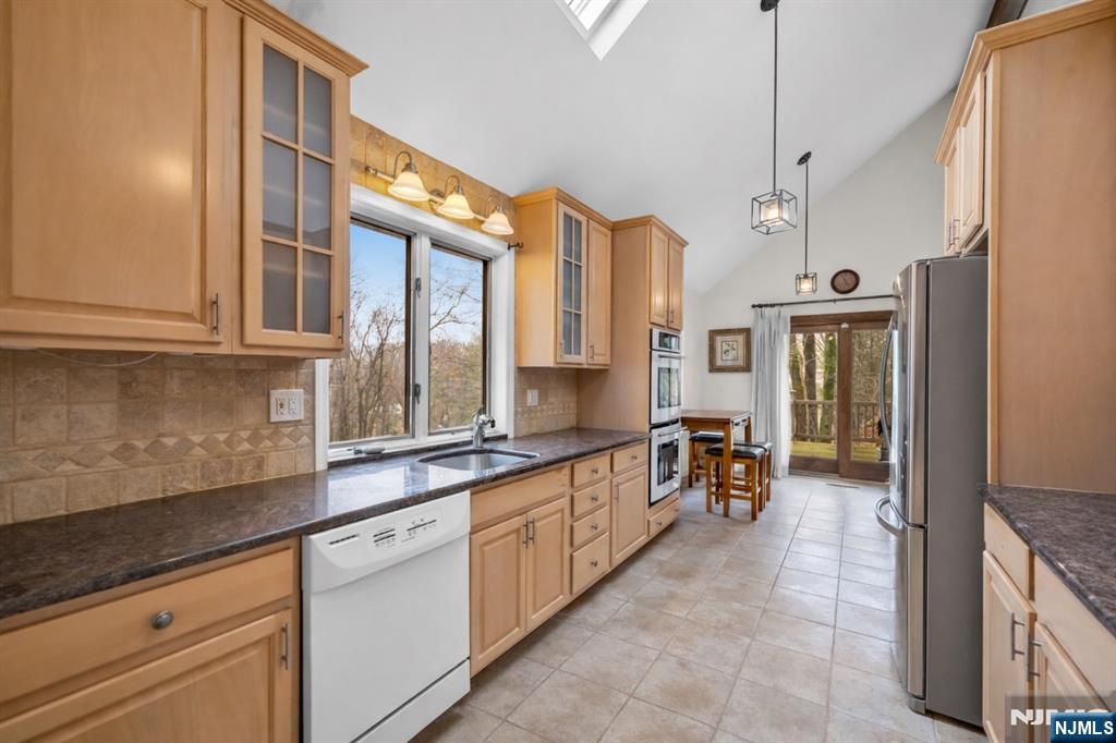 37 Berkshire Road, Woodcliff Lake, NJ, 07677