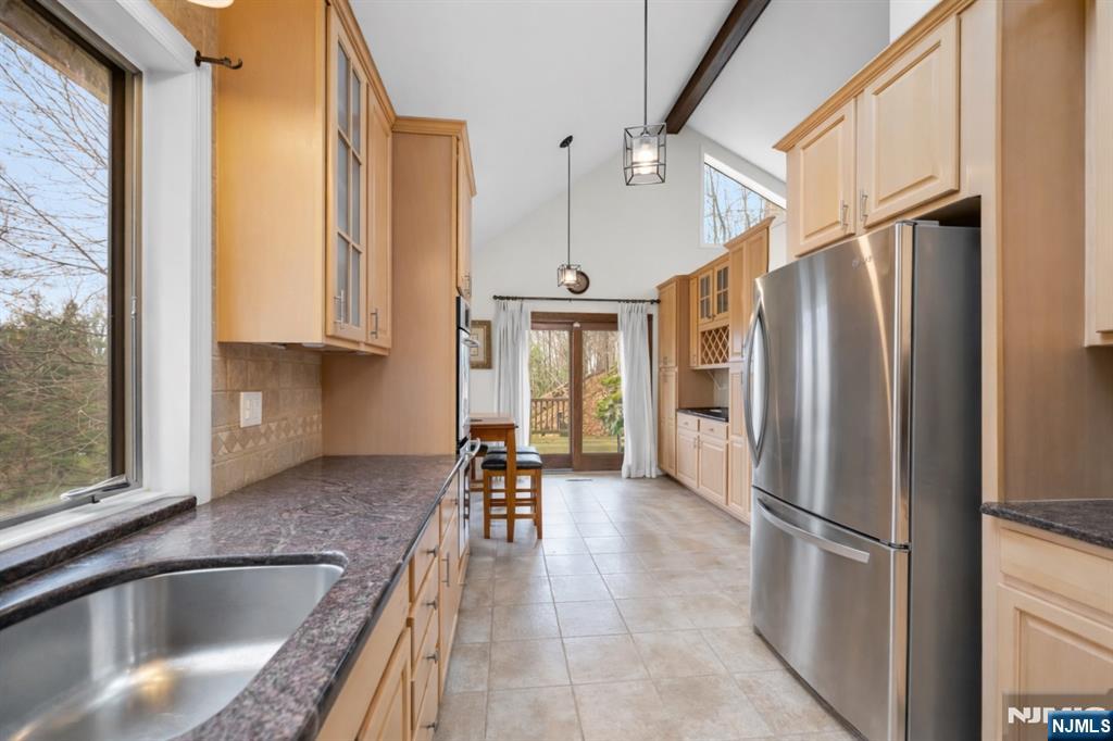 37 Berkshire Road, Woodcliff Lake, NJ, 07677