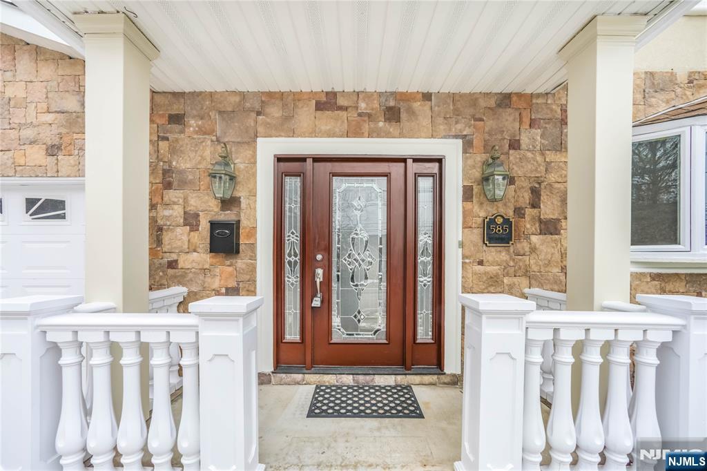 585 Mount Prospect Avenue - Photo 4