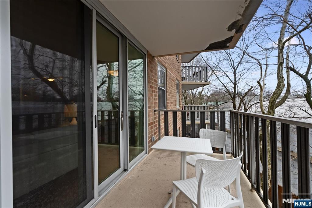 530 Valley Road #C003L