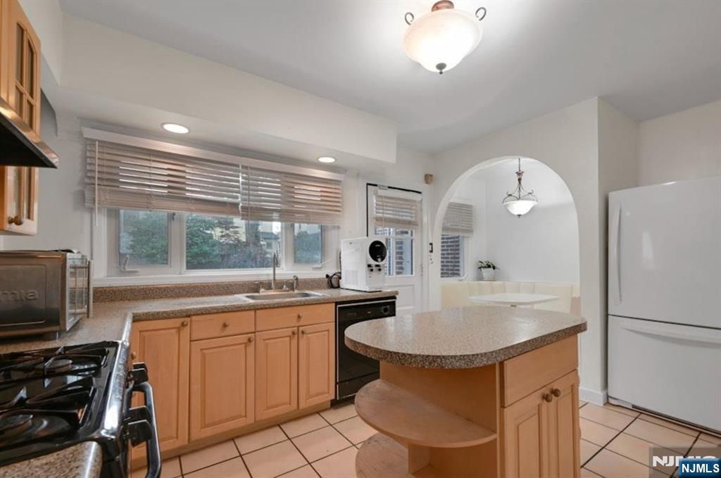 497 Oakdene Avenue — photo 11