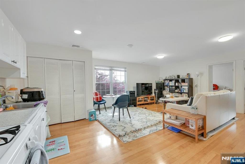 497 Oakdene Avenue — photo 21