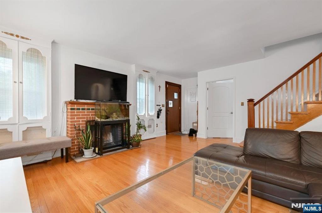497 Oakdene Avenue — photo 8