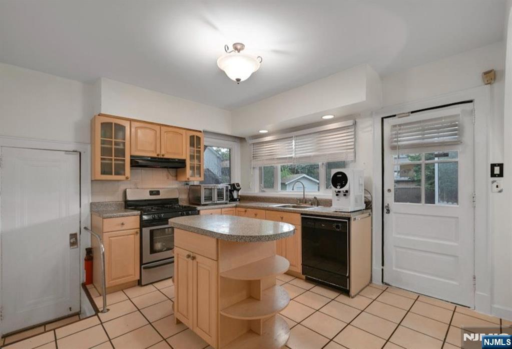 497 Oakdene Avenue — photo 10