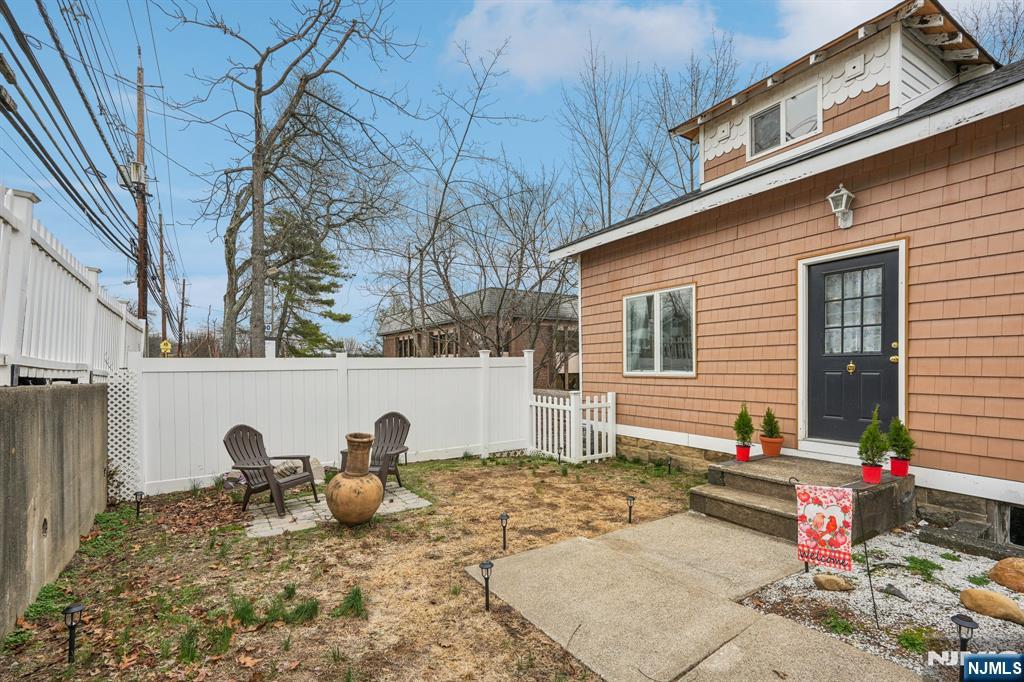 1492 Alps Road - Photo 3