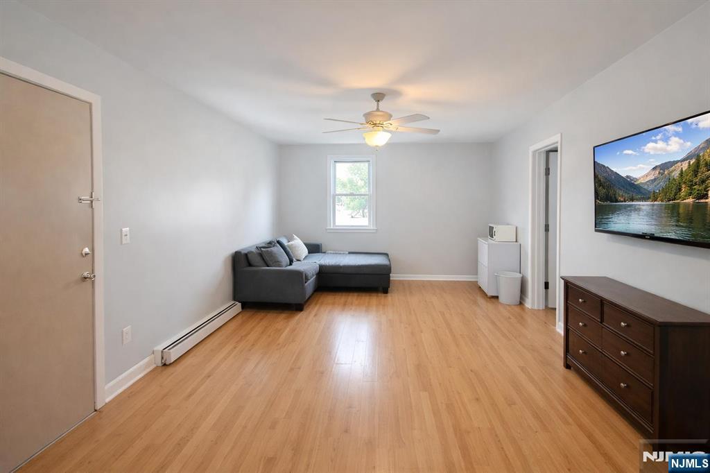 832 Parker Street - Photo 2