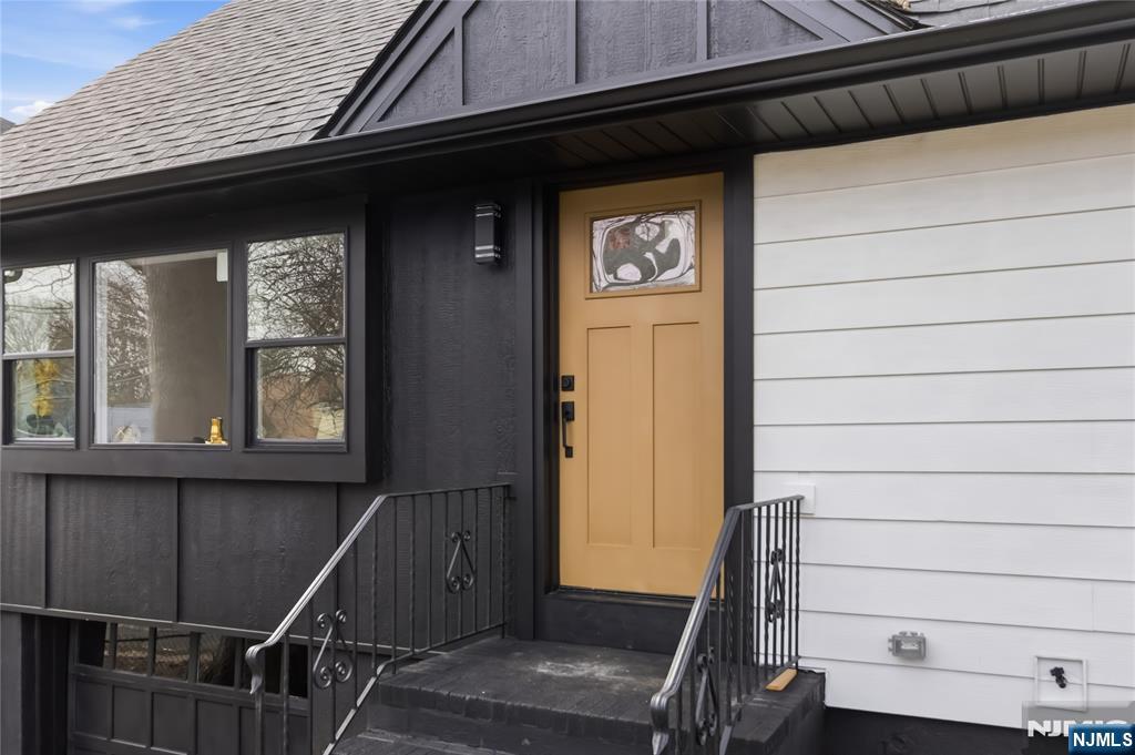 116 Washington Place - Photo 2
