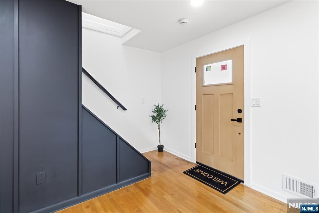 116 Washington Place - Photo 4