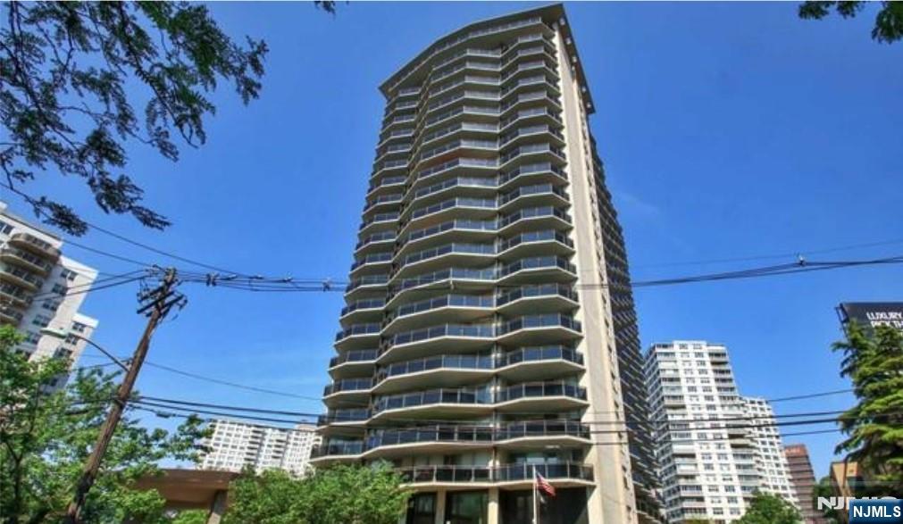 2077 Center Avenue 22H - Photo 1