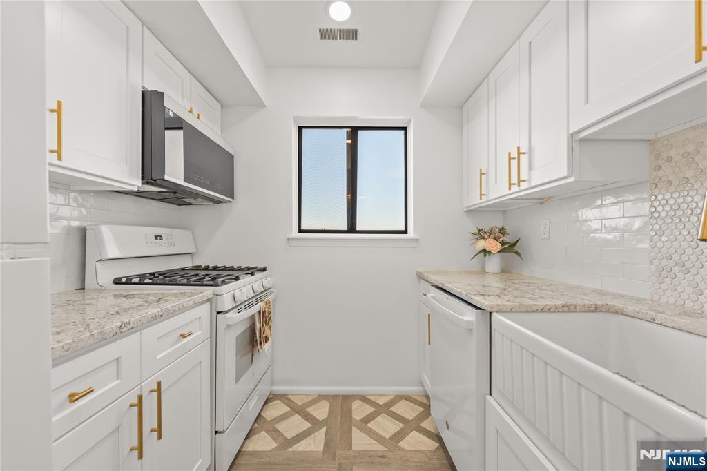 114 Pennington Avenue #T