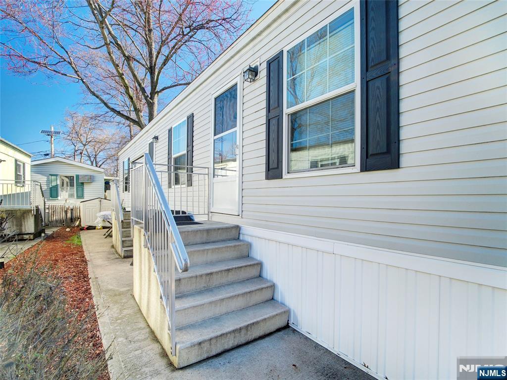 17 E 6th Street - Photo 3