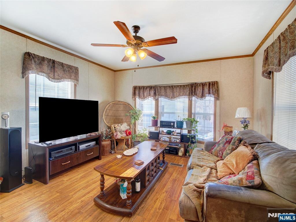 17 E 6th Street - Photo 5