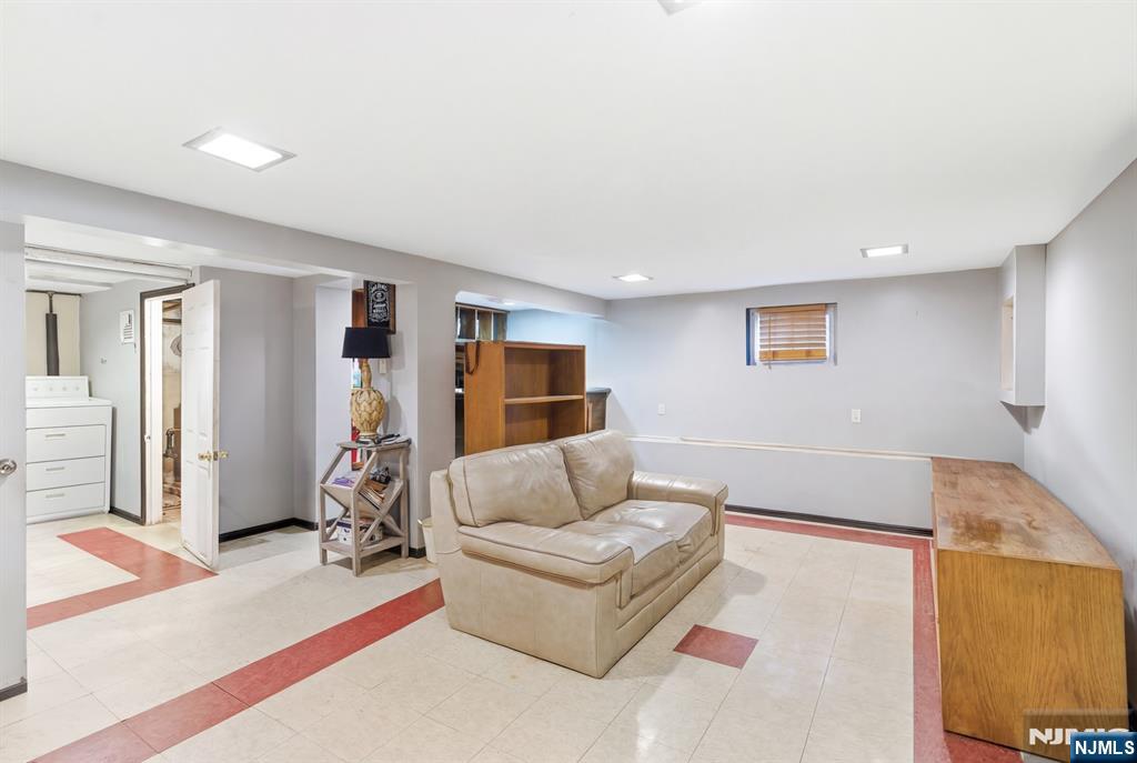 1985 Ostwood Terrace