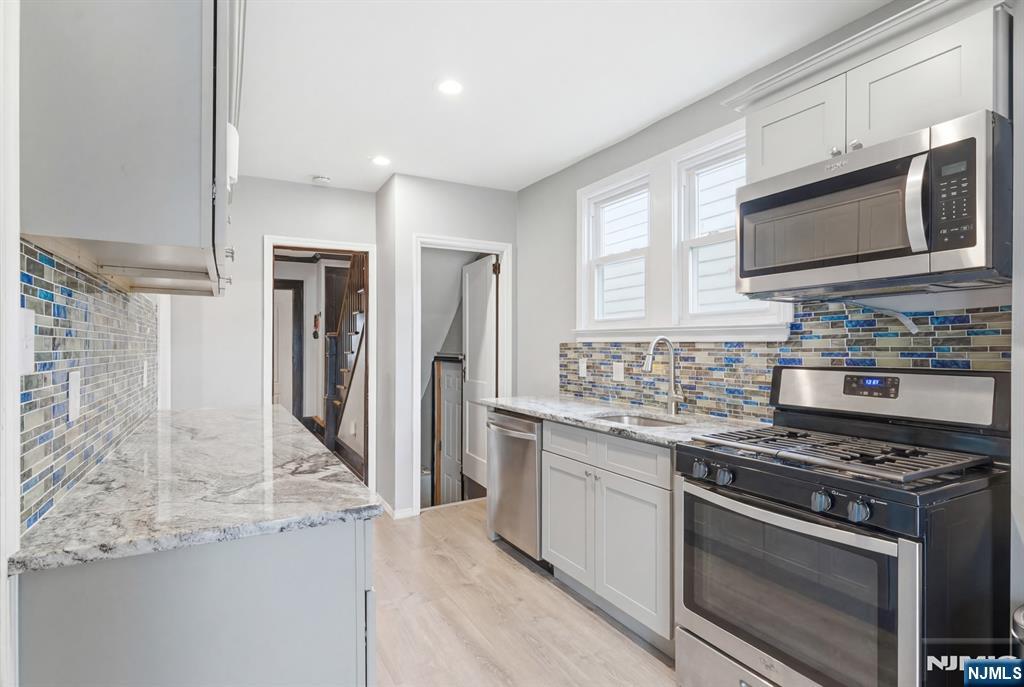 1985 Ostwood Terrace