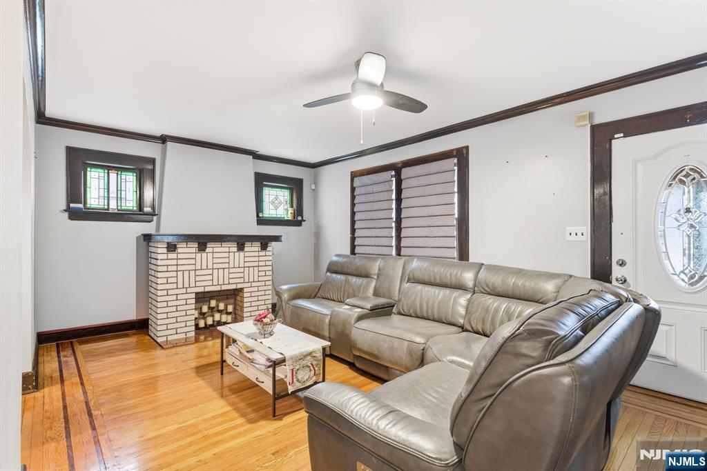 1985 Ostwood Terrace