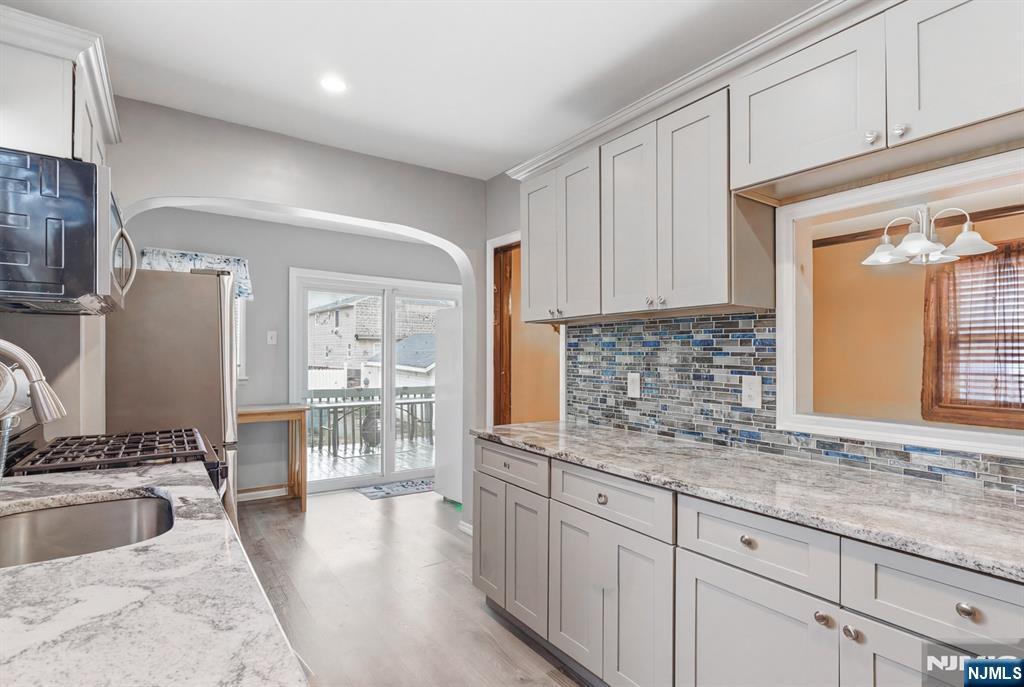 1985 Ostwood Terrace