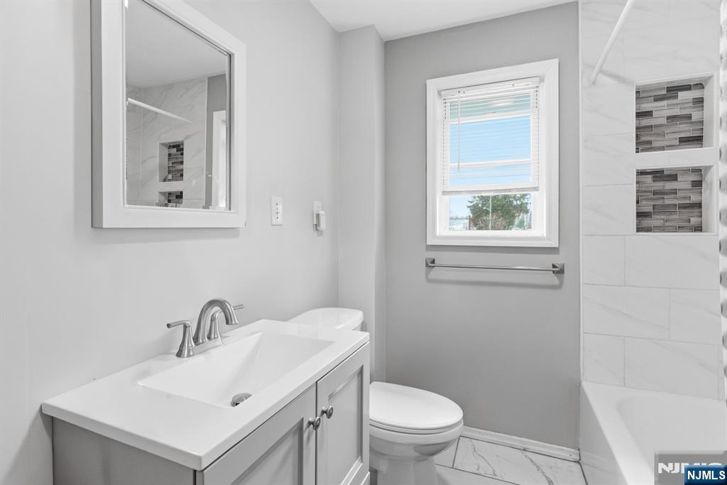 1985 Ostwood Terrace