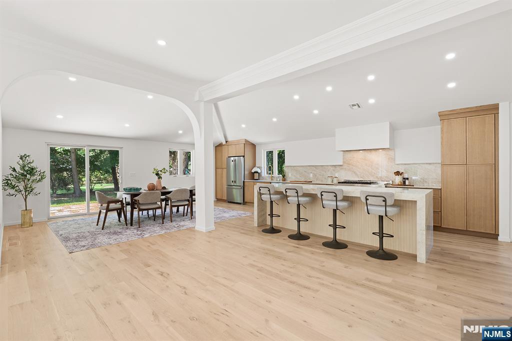 175 Crescent Avenue - Photo 2