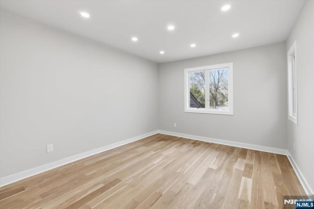 370 French Court, Teaneck, NJ 07666 Listing Photo  25