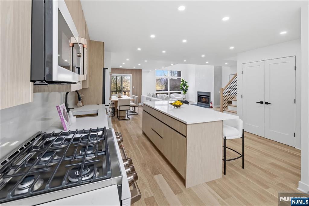 370 French Court, Teaneck, NJ 07666 Listing Photo  8