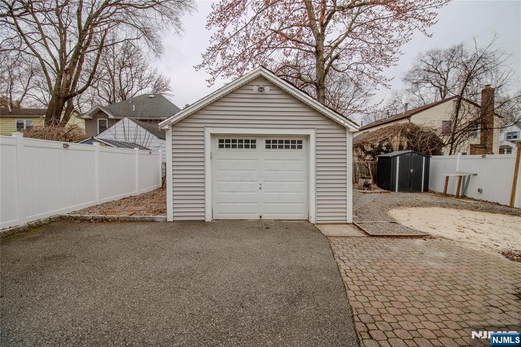 316 William Street - Photo 3