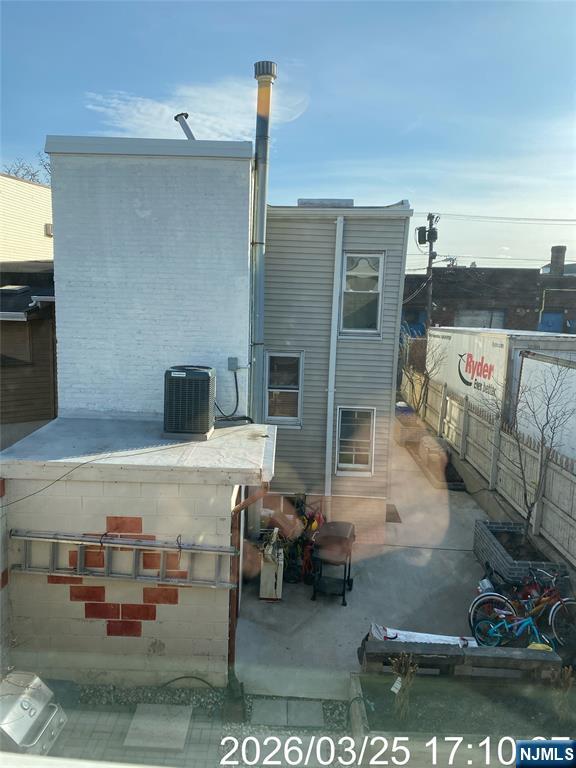 38 Delancy Street