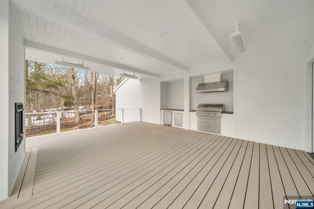 468 Lydecker Street