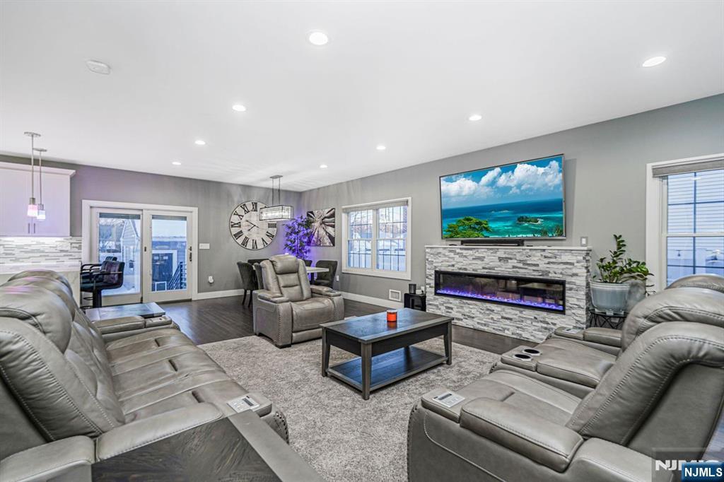 171 Pleasant Avenue - Photo 4