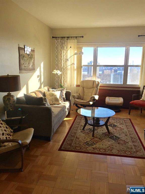2000 Linwood Avenue 23N - Photo 5