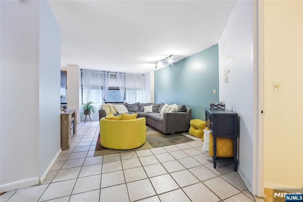 7004 Kennedy Boulevard UNIT 4A, Guttenberg, NJ, 07093