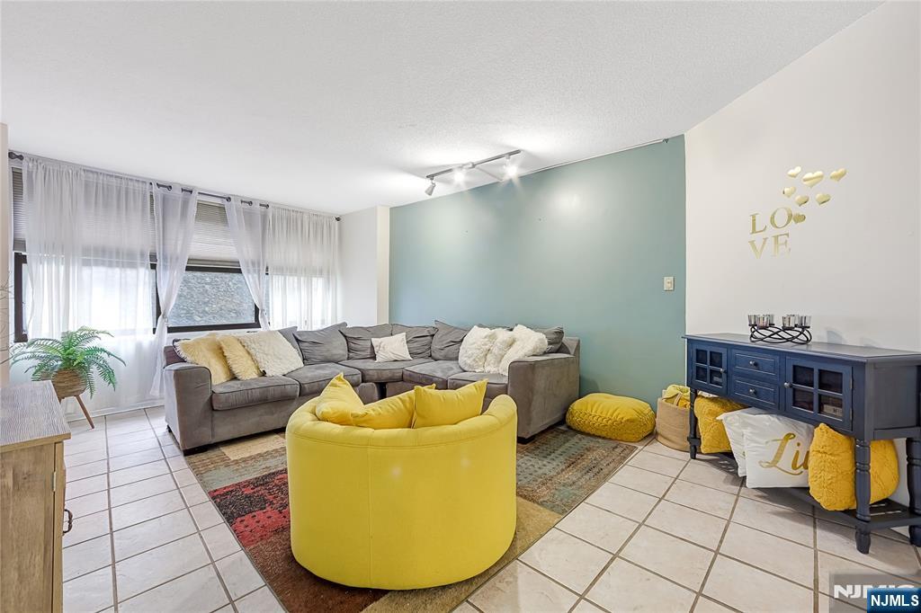 7004 Kennedy Boulevard UNIT 4A, Guttenberg, NJ, 07093